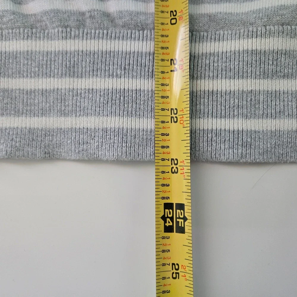 Banana Republic Mens Medium Gray White Striped Crewneck Knit Sweater Cotton